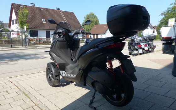 Gebrauchtmotorrad Piaggio MP3 300 - Bild 11
