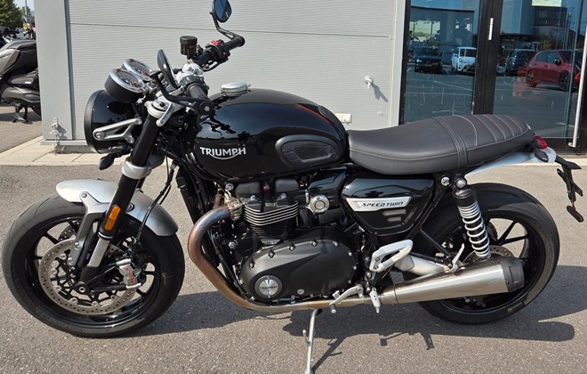 Triumph Speed Twin 1200