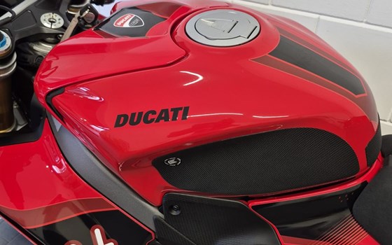 Gebrauchtmotorrad Ducati Panigale V4 S - Bild 14