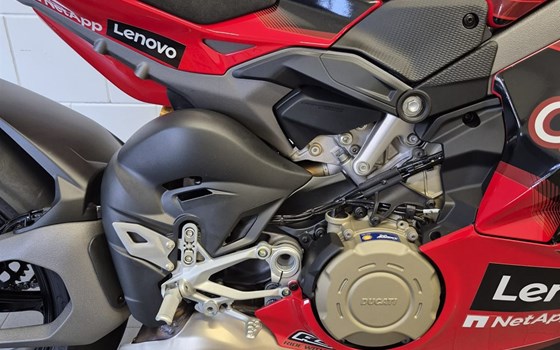 Gebrauchtmotorrad Ducati Panigale V4 S - Bild 8