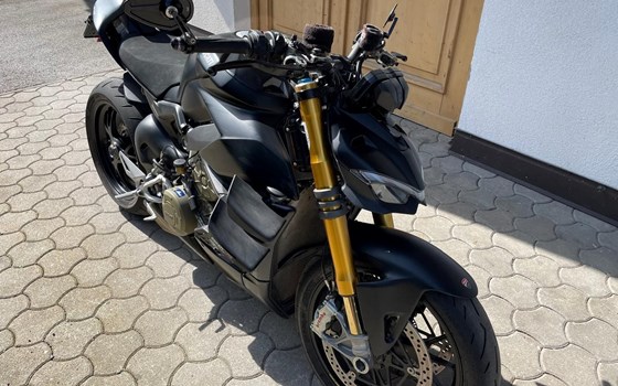 Gebrauchtmotorrad Ducati Streetfighter V4 S - Bild 4 Gebrauchtmotorrad Ducati Streetfighter V4 S - Bild 4
