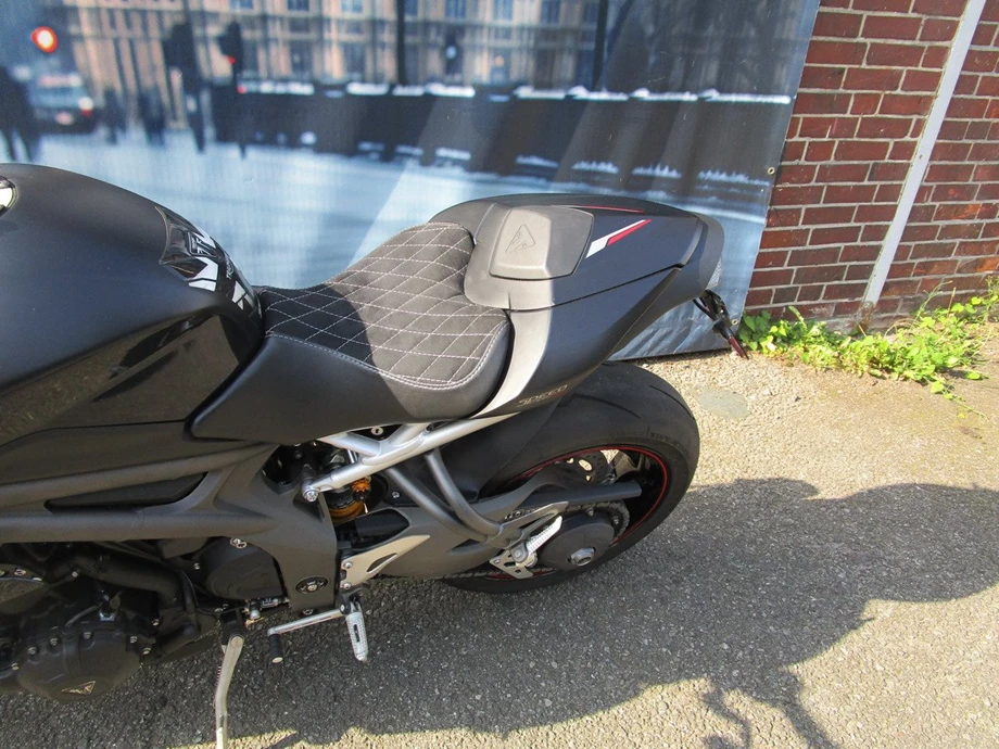 Angebot Triumph Speed Triple RS Bild 11: Angebot Triumph Speed Triple RS