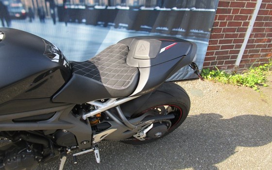 Gebrauchtmotorrad Triumph Speed Triple RS - Bild 11