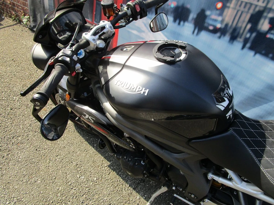 Angebot Triumph Speed Triple RS Bild 12: Angebot Triumph Speed Triple RS