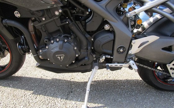 Gebrauchtmotorrad Triumph Speed Triple RS - Bild 13