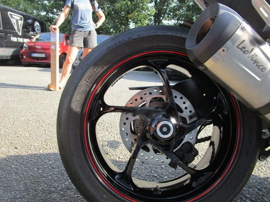 Angebot Triumph Speed Triple RS Bild 18: Angebot Triumph Speed Triple RS