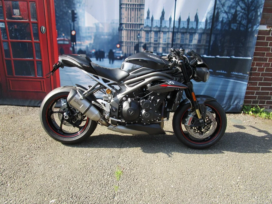 Angebot Triumph Speed Triple RS Bild 2: Angebot Triumph Speed Triple RS