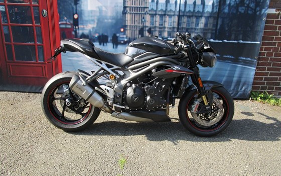 Gebrauchtmotorrad Triumph Speed Triple RS - Bild 2