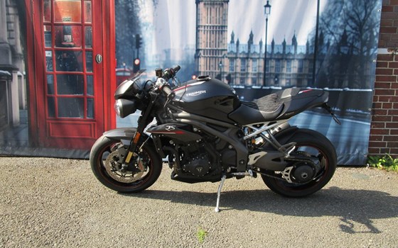 Gebrauchtmotorrad Triumph Speed Triple RS - Bild 3