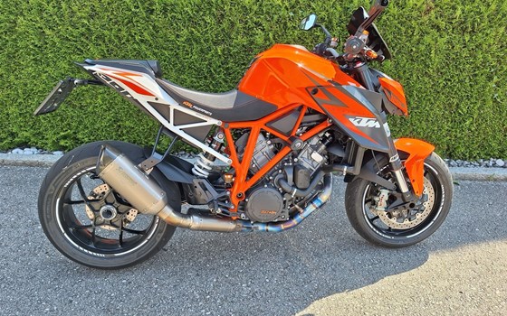 Gebrauchtmotorrad KTM 1290 Super Duke R - Bild 1 Gebrauchtmotorrad KTM 1290 Super Duke R - Bild 1