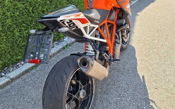 Gebrauchtmotorrad KTM 1290 Super Duke R - Bild 4 Gebrauchtmotorrad KTM 1290 Super Duke R - Bild 4