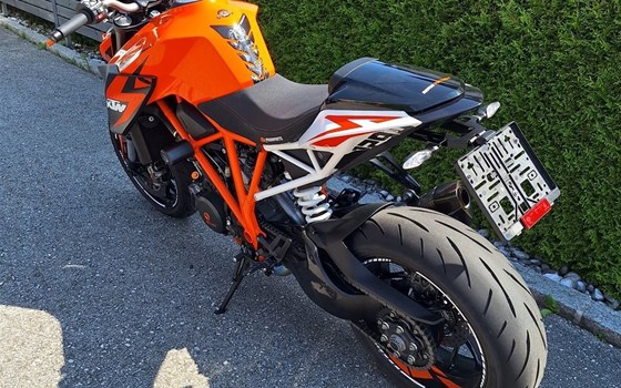 Gebrauchtmotorrad KTM 1290 Super Duke R - Bild 5 Gebrauchtmotorrad KTM 1290 Super Duke R - Bild 5