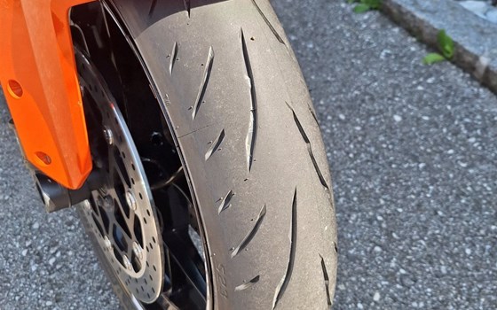 Gebrauchtmotorrad KTM 1290 Super Duke R - Bild 7 Gebrauchtmotorrad KTM 1290 Super Duke R - Bild 7