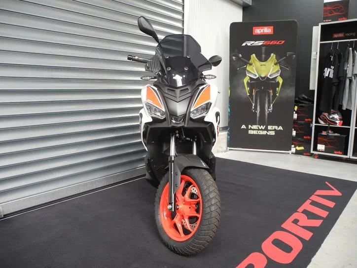 Angebot Aprilia SR GT Sport 200 Bild 3: Angebot Aprilia SR GT Sport 200