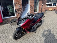 Honda Forza 750