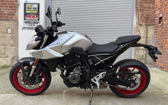 Gebrauchtmotorrad Suzuki GSX-8S - Bild 1