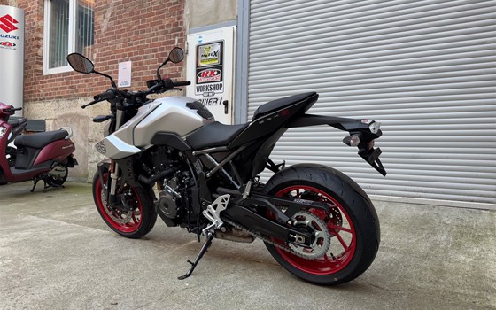 Gebrauchtmotorrad Suzuki GSX-8S - Bild 2