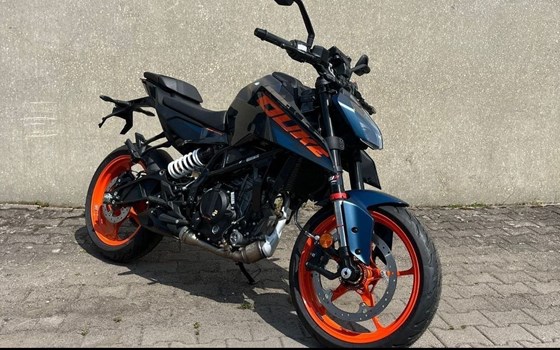 Neufahrzeug KTM 125 Duke - Bild 1