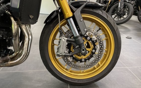 Gebrauchtmotorrad Kawasaki Z900 RS SE - Bild 8