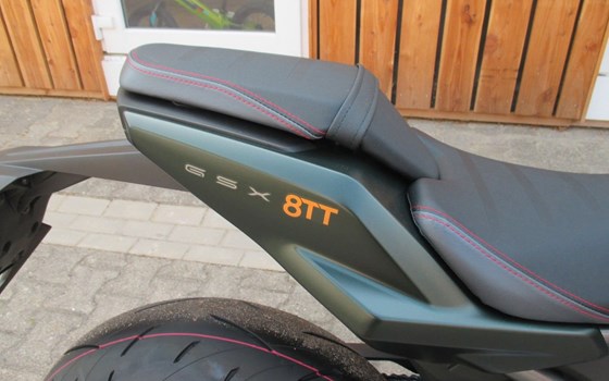 Gebrauchtmotorrad Suzuki GSX-8TT - Bild 11