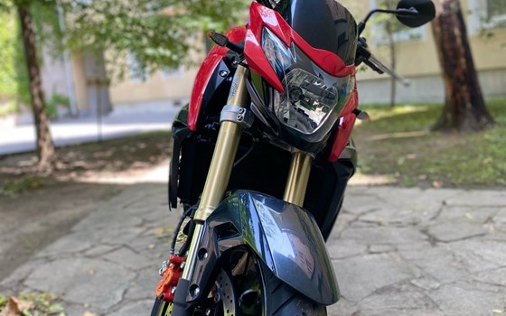 Gebrauchtmotorrad Suzuki GSR 750 - Bild 10 Gebrauchtmotorrad Suzuki GSR 750 - Bild 10