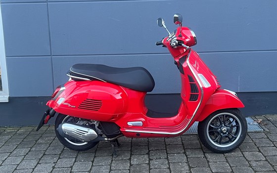 Gebrauchtmotorrad Vespa GTS 125 Super - Bild 1