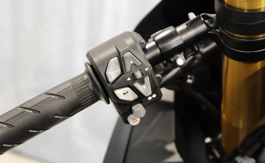 Offer Honda CBR1000RR-R Fireblade SP Bild 18: Offer Honda CBR1000RR-R Fireblade SP