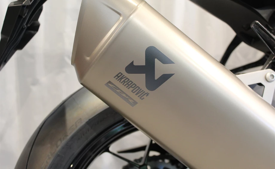 Offer Honda CBR1000RR-R Fireblade SP Bild 6: Offer Honda CBR1000RR-R Fireblade SP