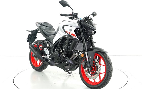 Motorrad Occasion Yamaha MT-03 - Bild 2