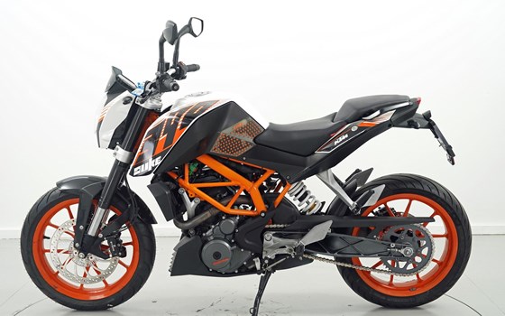Motorrad Occasion KTM 390 Duke - Bild 5