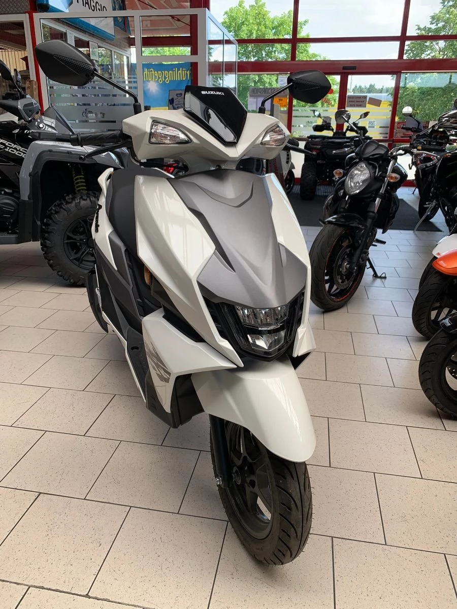 Suzuki Avenis 125