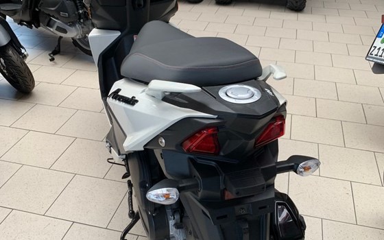 Neufahrzeug Suzuki Avenis 125 - Bild 3