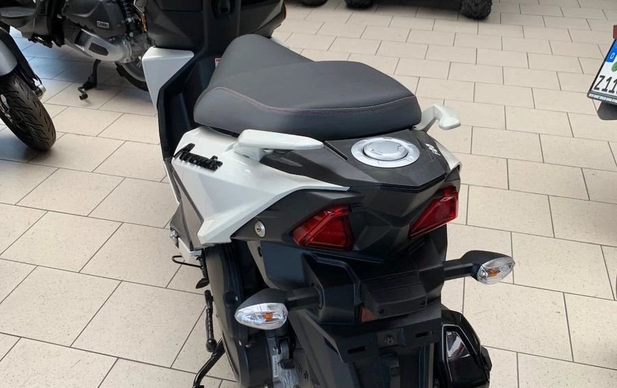 Angebot Suzuki Avenis 125 Bild 3: Angebot Suzuki Avenis 125