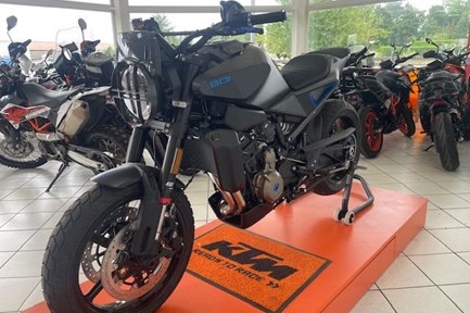 Husqvarna Svartpilen 801