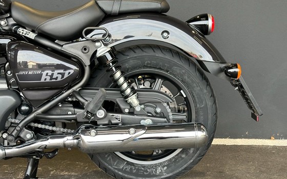 Neufahrzeug Royal Enfield Super Meteor 650 - Bild 19