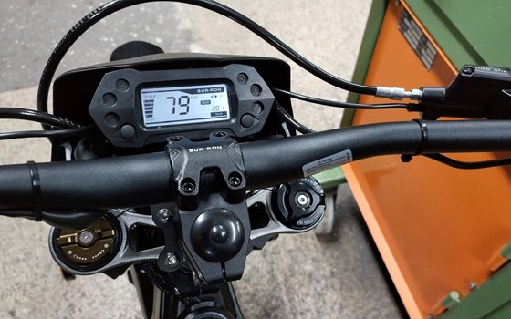 Gebrauchtmotorrad Sur-Ron Light Bee L1e X - Bild 11 Gebrauchtmotorrad Sur-Ron Light Bee L1e X - Bild 11