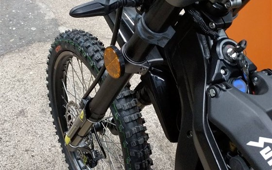 Gebrauchtmotorrad Sur-Ron Light Bee L1e X - Bild 14 Gebrauchtmotorrad Sur-Ron Light Bee L1e X - Bild 14