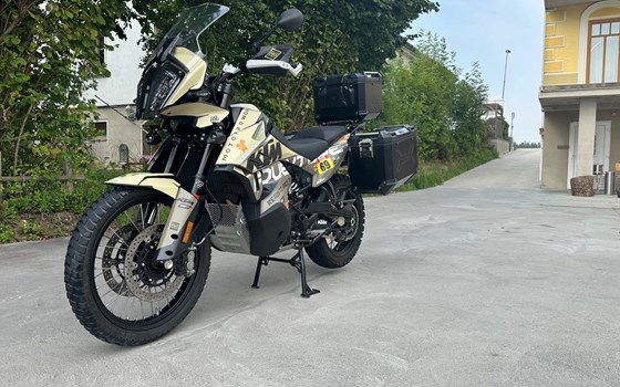 Gebrauchtmotorrad KTM 890 Adventure - Bild 1 Gebrauchtmotorrad KTM 890 Adventure - Bild 1