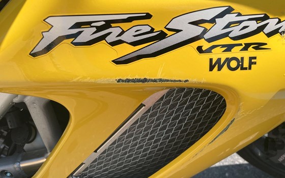 Gebrauchtmotorrad Honda VTR 1000 F Fire Storm - Bild 3 Gebrauchtmotorrad Honda VTR 1000 F Fire Storm - Bild 3