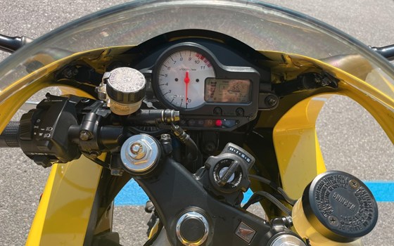 Gebrauchtmotorrad Honda VTR 1000 F Fire Storm - Bild 7 Gebrauchtmotorrad Honda VTR 1000 F Fire Storm - Bild 7