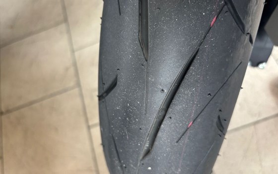 Gebrauchtmotorrad Suzuki GSX-8R - Bild 12