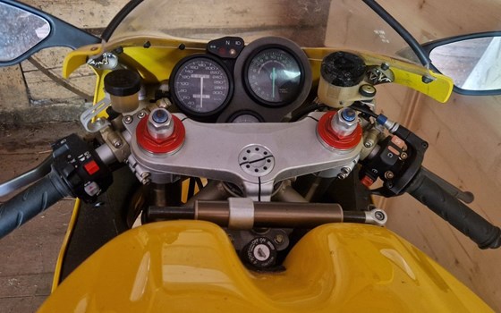 Gebrauchtmotorrad Ducati 748 SPS - Bild 4 Gebrauchtmotorrad Ducati 748 SPS - Bild 4
