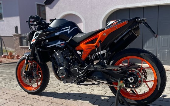 Gebrauchtmotorrad KTM 890 Duke GP - Bild 2 Gebrauchtmotorrad KTM 890 Duke GP - Bild 2