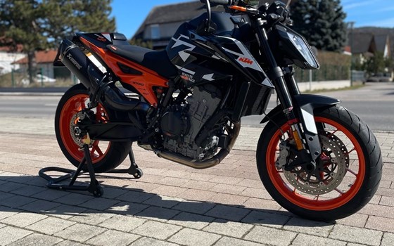 Gebrauchtmotorrad KTM 890 Duke GP - Bild 4 Gebrauchtmotorrad KTM 890 Duke GP - Bild 4