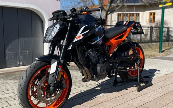 Gebrauchtmotorrad KTM 890 Duke GP - Bild 3 Gebrauchtmotorrad KTM 890 Duke GP - Bild 3