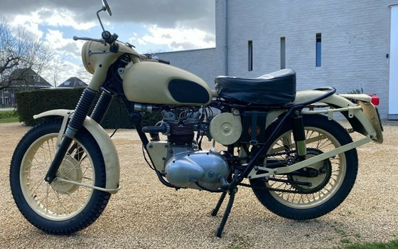 Gebrauchtmotorrad Triumph 3TA - Bild 2