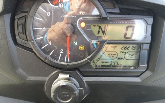 Gebrauchtmotorrad Suzuki V-Strom 1000 XT - Bild 2 Gebrauchtmotorrad Suzuki V-Strom 1000 XT - Bild 2