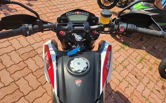 Gebrauchtmotorrad Ducati Hypermotard SP 821 - Bild 4 Gebrauchtmotorrad Ducati Hypermotard SP 821 - Bild 4