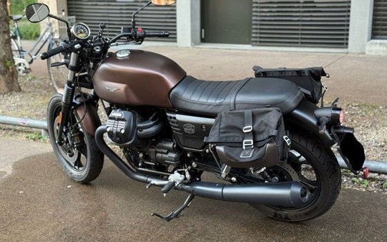 Gebrauchtmotorrad Moto Guzzi V7 III Stone - Bild 1 Gebrauchtmotorrad Moto Guzzi V7 III Stone - Bild 1