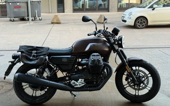 Gebrauchtmotorrad Moto Guzzi V7 III Stone - Bild 2 Gebrauchtmotorrad Moto Guzzi V7 III Stone - Bild 2